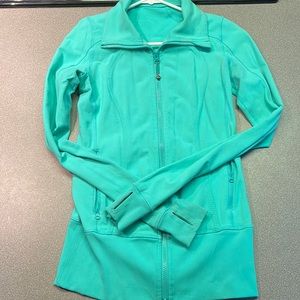Lulu Lemon women’s top, size 4, green teal.